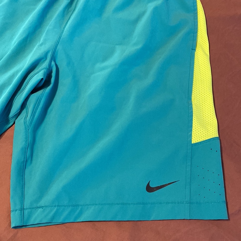 Men’s Nike pro training shorts with pockets size medium - Picture 2 of 8